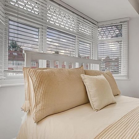 Quality Apartments Close To Tube เฮนดอน ภายนอก รูปภาพ