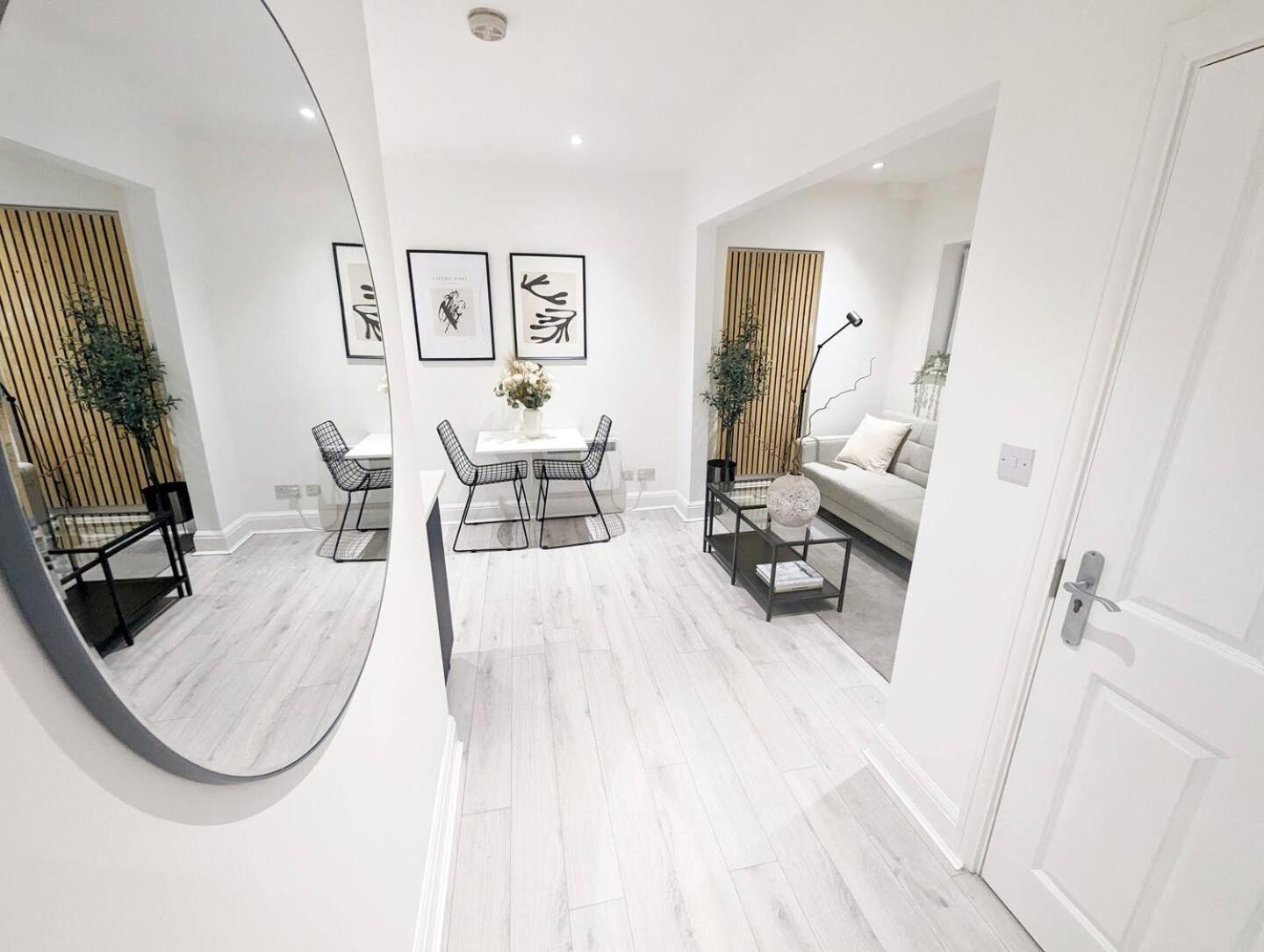 Quality Apartments Close To Tube เฮนดอน ภายนอก รูปภาพ